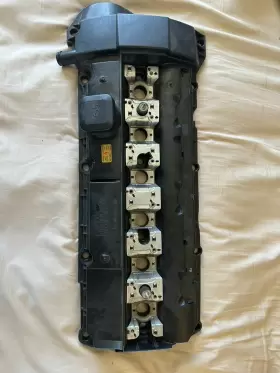 11121703341 Bmw M52 S52 Valve Cover 1996-2000 Used Oem E36 E39 Z3 11121703341 Bmw M52 S52 Valve Cover 1996-2000 Used Oem E36 E39 Z3