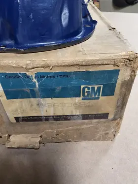 3633681 Cadillac Nos Valve Cover