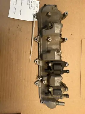 350.gm8m15 Chevrolet Truck Silvrdo15 2015 Valve Cover 579687