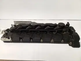 350.gm8m21 Chevrolet Truck 2021 Silverado 1500 Valve Cover From 3.0td 12537791