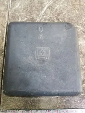 351.gm8b04 Chevrolet Truck 03-06 Gmc Yukon Sierra Chevy Tahoe Silverado Dashboard Fuse Box Block Cover 1520