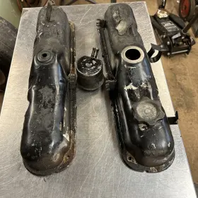 3858902 Dodge 1974 D100 Original Steel Valve Covers Fit 68-74 Used