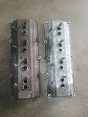 53021332ca Dodge 2004-2005 5.7 Hemi Valve Covers Set Used