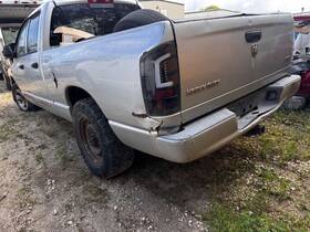 Dodge 5345007 Used Engine Valve Cover Fits 2006 2500 Pickup Grade A
