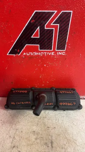 4648976ac Dodge Trucks 2004-2010 Caravan 3.3l Right Engine Valve Cover
