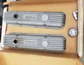 Edelbrock 4154 Vintage Sbc Aluminum Finned Script Valve Covers