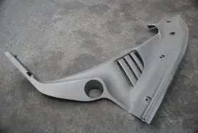 85527900 Ferrari 85528000 Front Right Engine Bar Cover Shield Trim Panel California T