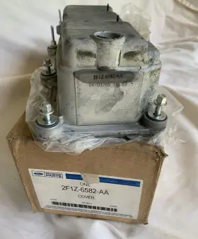 5526-6a513-ae Ford 2f1z-6582-aa New Oem 2002-2003 Taurus Sable Valve Cover Head