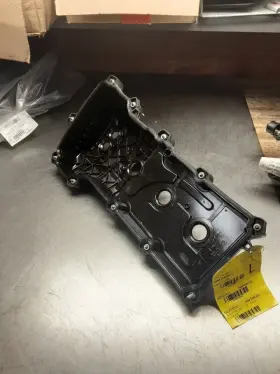 350.fd1o15 Ford Engine Valve Cover