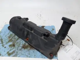 350.fd8410 Ford Truck 2010 Expolorer Passenger Valve Cover Oem
