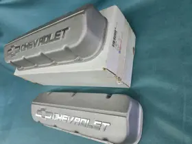 12371244 General Motors New Chevrolet Bowtie Cast Aluminum Valve Covers Big Block Chevy Bbc 427 454 502