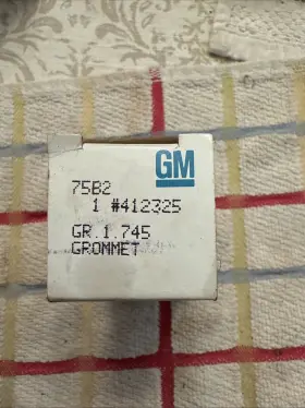 412325 General Motors Nos 1973 1975 Oldsmobile Models Valve Cover Pcv Grommet Gm Part #
