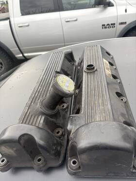 Genuine 34mq51n Left Valve Cover Fits 2001-2004 Ford Mustang Gt