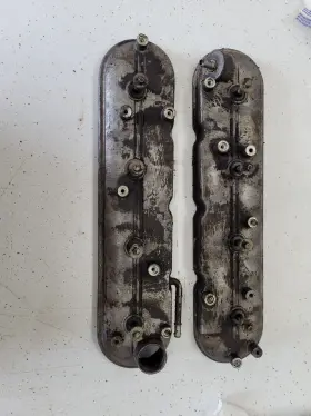 12570696 Gm 12570696/97 4.8l/5.3l V-8 Set Of Valve Covers - Used
