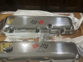 79530-v Gm Oem Corvette 1965-67 1967- 74 Bbc Valve Cover Set W Rare C3 Emblem
