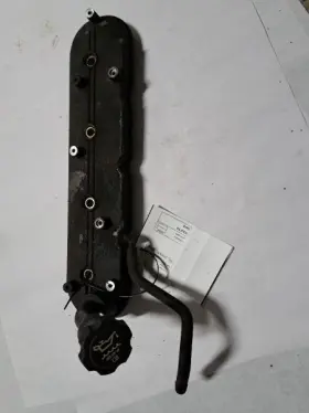 350.gm9c02 Gmc Truck Right Side Valve Cover For Yukon 2002