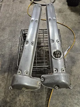 C25469p Jaguar E-type Camshaft Covers