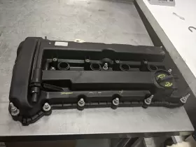 04884760af Jeep Valve Cover From 2014 Patriot 2.4
