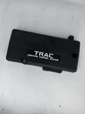 2220750030 Lexus 90-92 Ls400 Cylinder Traction Control Engine Head Cover Panel Trim Oem