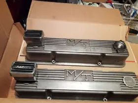 103-r5cb M/t Sbc Valve Covers With Breathers