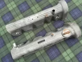 15486372 Mercedes-benz R107 C107 Valve Covers 2 15486372 Mercedes-benz R107 C107 Valve Covers 2