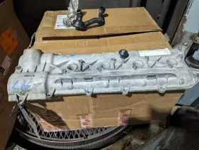 350.mb1r10 Mercedes-benz 2007 - 2015 C63 E63 Ml63 Amg Valve Cover Driver Side