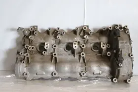 350.mb1r13 Mercedes-benz 2013 E350 Valve Cover Oem R#4089