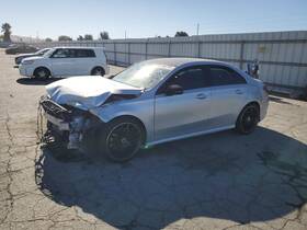 Mercedes-benz 351.mb1120 Engine Cover Oem 2020 Mercedes-benz A220 260 010 00
