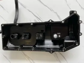 8m0142282 Mercury V8 F 300 2020 Valve Cover/camshaft Cover Starboard Side Part#