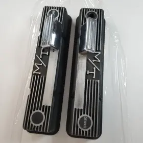 104r-50b Mickey Thompson M/t Finned Aluminum Valve Covers Sbc 327 350 400 With Breathers