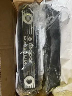 P5007611ab Mopar Performance Nos Magnum Black Finned Valve Cover Set 5.2l / 5.9l V8