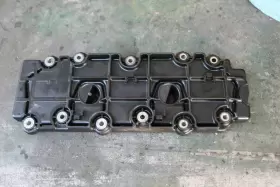 993.105.117.54 Oem 96-98 Porsche 911 993 Turbo Lower Valve Cover Right 99310511750 99310511754 993.105.117.54 Oem 96-98 Porsche 911 993 Turbo Lower Valve Cover Right 99310511750 99310511754