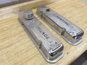350.gm2r76 Oldsmobile 4-4-2 1981 Valve Cover 241345