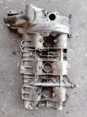 350.po1s01 Porsche Boxster 2001 Right Side Valve Cover 335608