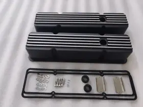 Rsrv582tk1 Rodspeedracing New 58-86 Sbc Chevy 327 350 400 Aluminum Tall Retro Finned Valve Covers With Gasket