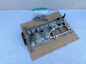 06l103475 Volkswagen 2016 - 2022 Passat Engine Camshaft Head Valves Cover Lid Oem