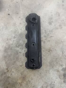 Volkswagen 074103360a 1992-1995 Vw Eurovan Engine Valve Cover Cylinder Head