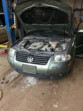 350.vw1n03 Volkswagen Passat 2003 Valve Cover 1753242