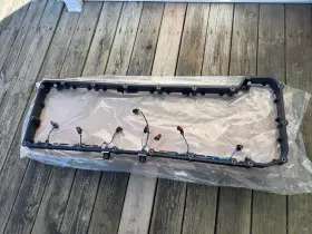 23499515 Volvo Genuine D13 Engine Valve Cover